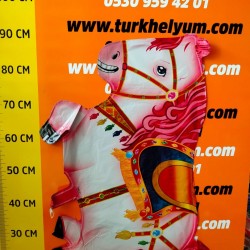 Kırmızı Semerli At